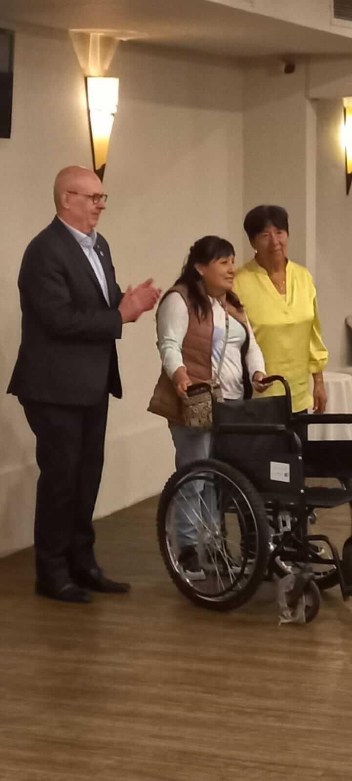 Entrega de silla de ruedas Rotary